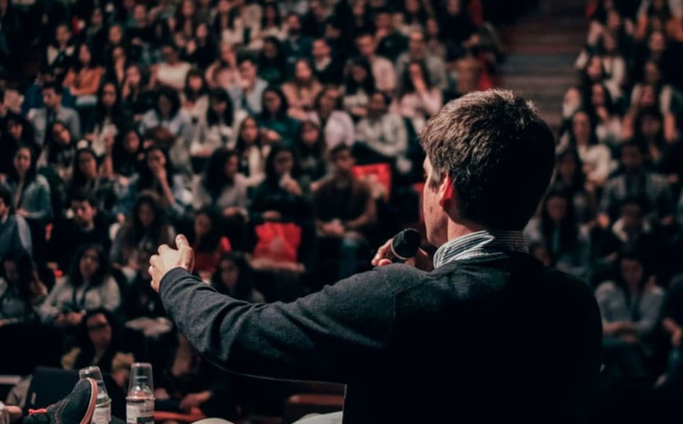 Todo tipo de charlas y cursos para empresas en en madrid, barcelona, valaldolid, zaragoza, valencia, malaga sevilla